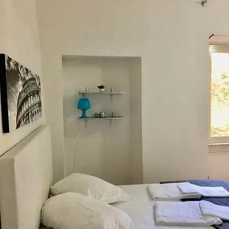 Oda ve Kahvaltı Old Roma