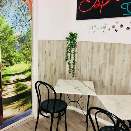 Bed & Breakfast Old 2*